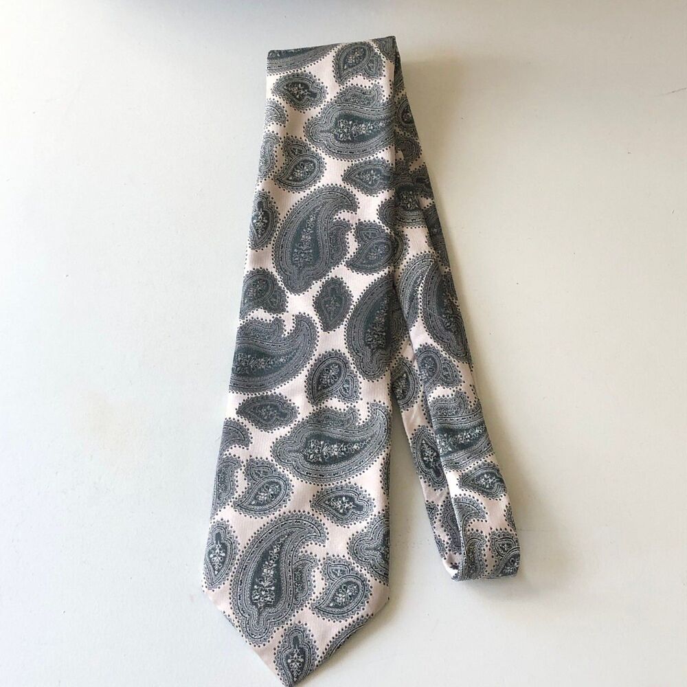 Don Lopez Tie Paisley Gray Pinkish size 4" x 54"